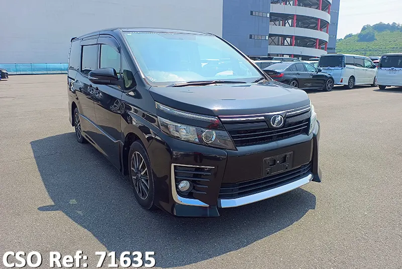 Toyota / Voxy 2015